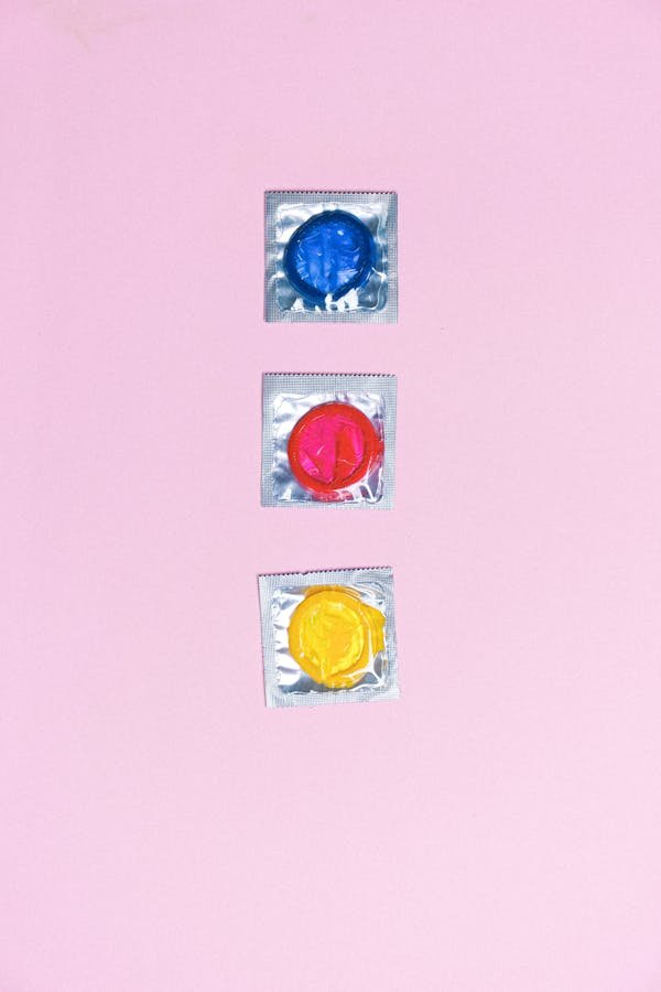 Découvrez les préservatifs plaisir : variété et sensations!